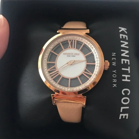 Kenneth Cole watch - Picture 2 of 3